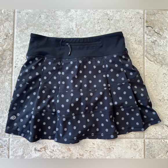 LULULEMON Pace Rival Skirt II (Tall) 4-way Stretch, Black + Gray Polkadot, 2 - Picture 11 of 13